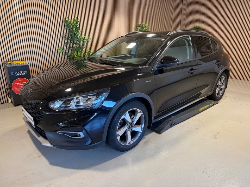 Ford Focus 1,0 EcoBoost Active Business 5d