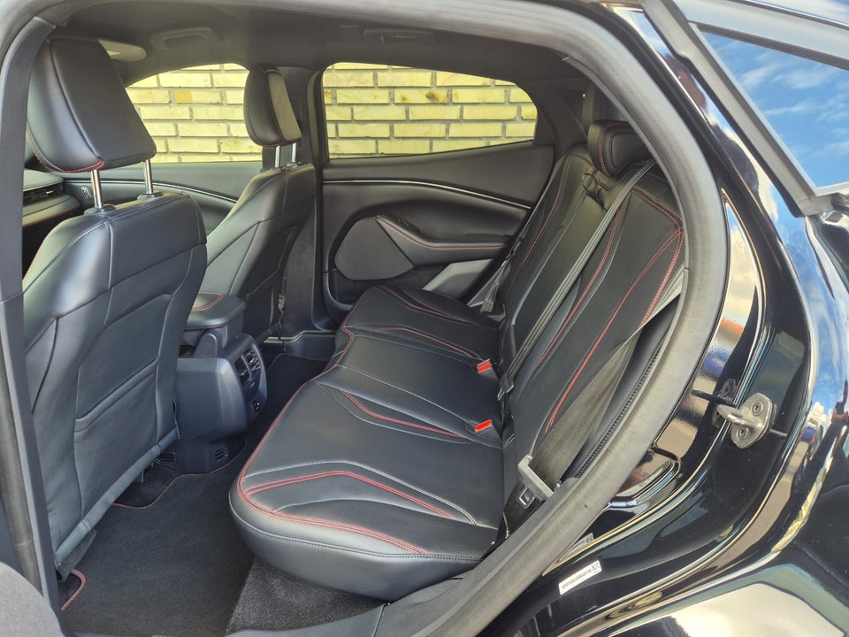 Ford Mustang Mach-E 98 Extended Range AWD 5d