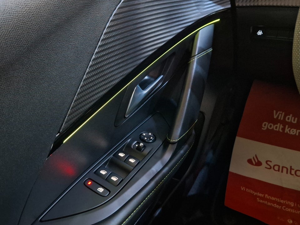 Peugeot e-208 50 GT 5d