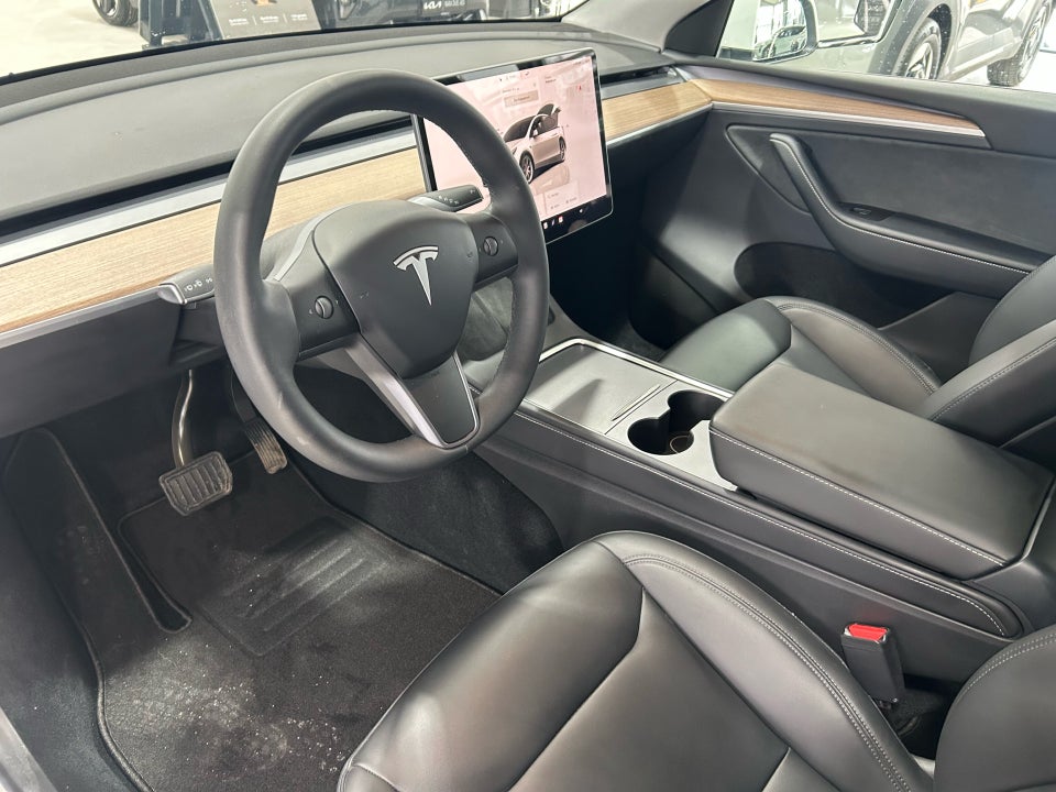 Tesla Model Y RWD 5d