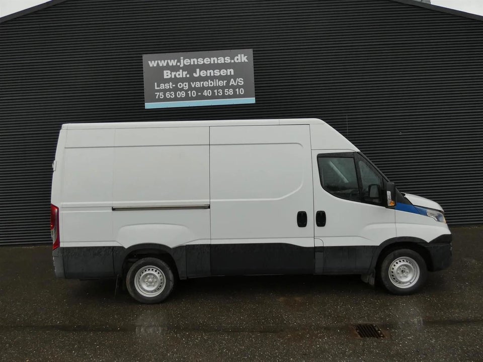 Iveco Daily 2,3 35S16 12m³ Van AG8