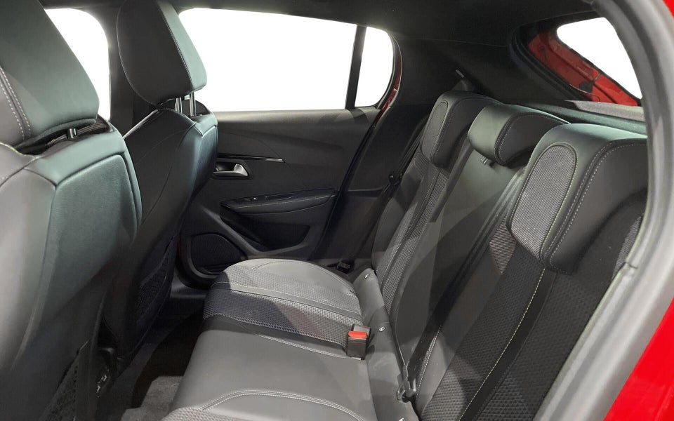 Peugeot e-208 50 GT 5d