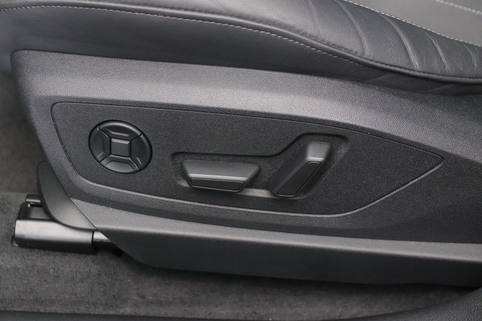 Audi Q8 e-tron 55 Advanced quattro 5d