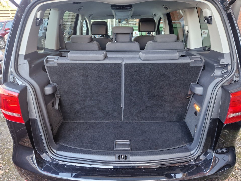 VW Touran 2,0 TDi 140 Comfortline DSG BMT 7prs 5d