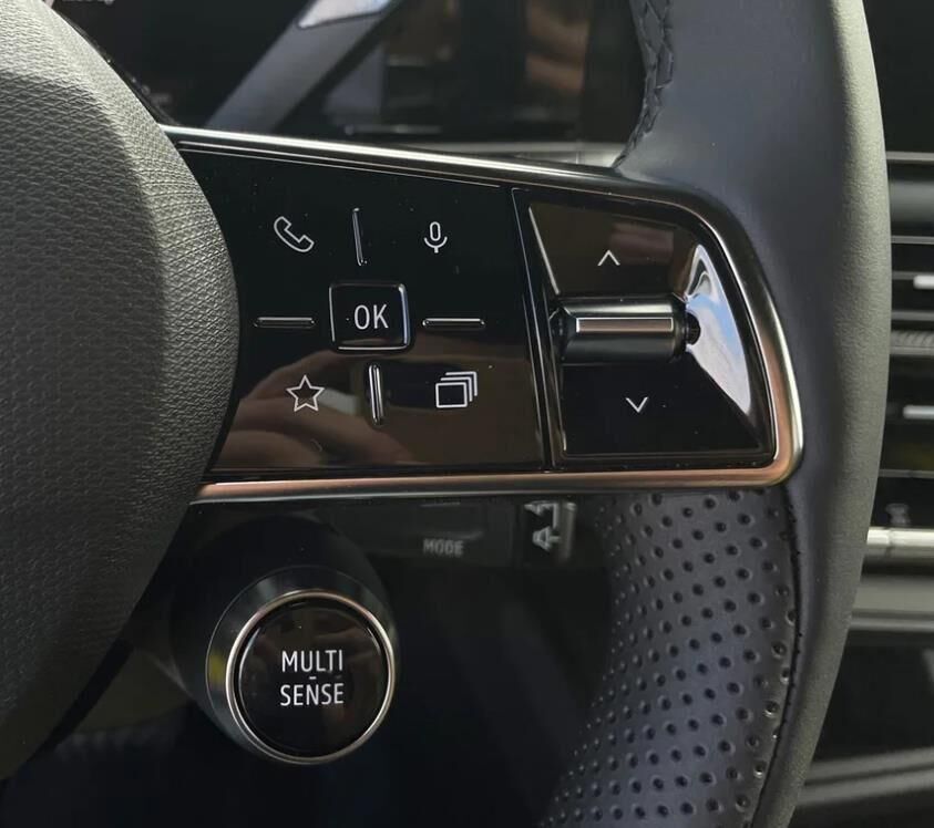 Renault 5 E-Tech 52 Iconic 5d