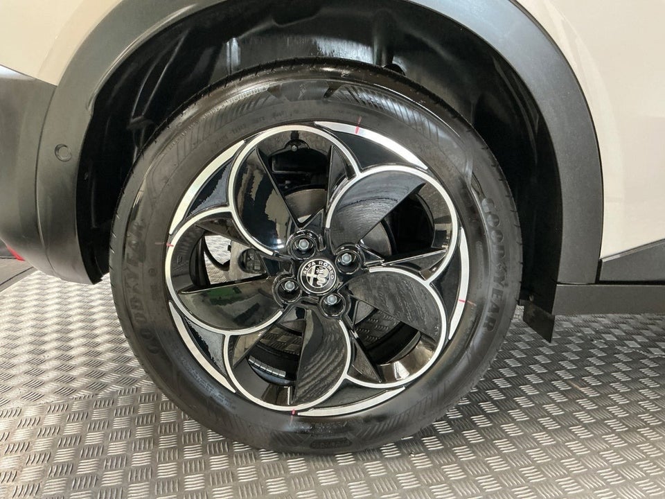 Alfa Romeo Junior Elettrica Speciale 5d