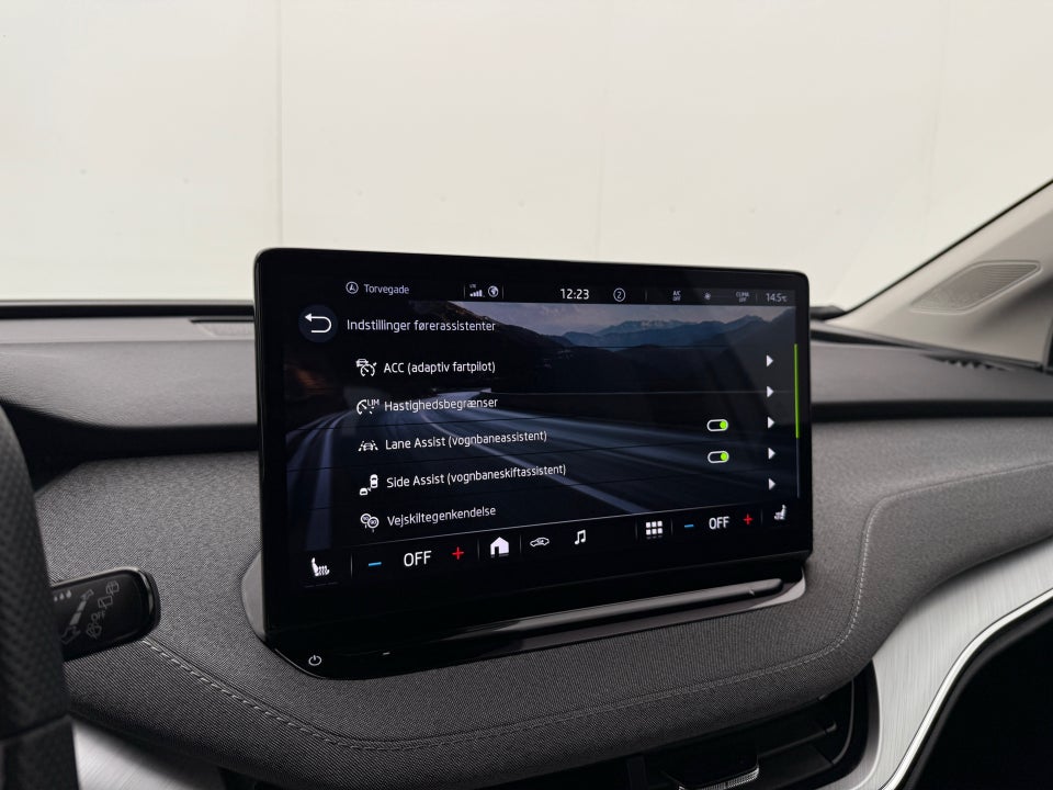 Skoda Enyaq 80 iV Loft 5d