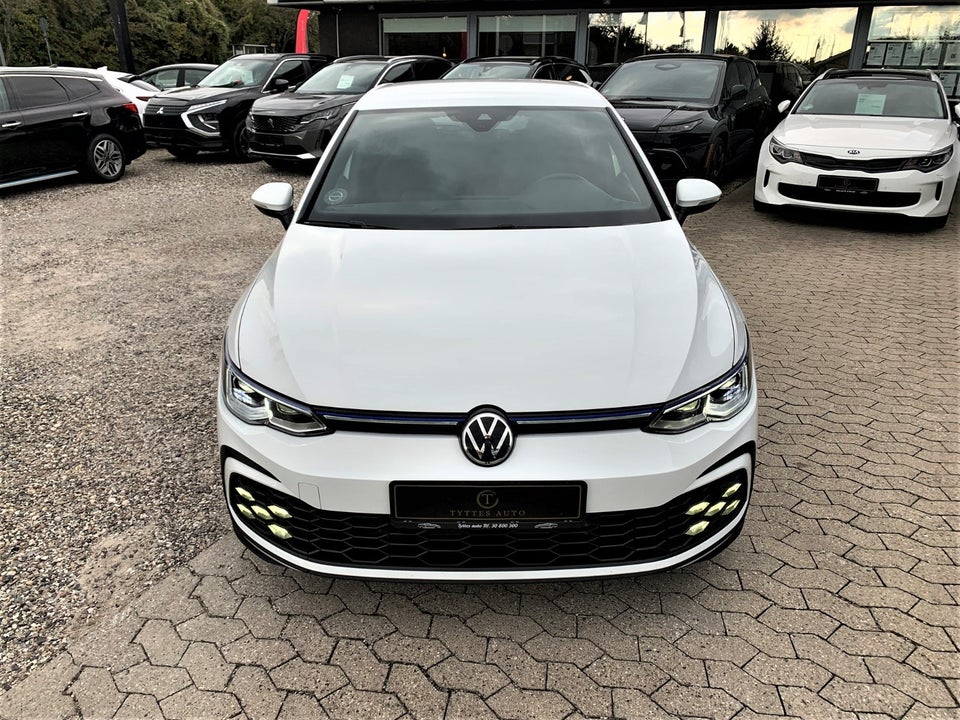 VW Golf VIII 1,4 GTE DSG 5d