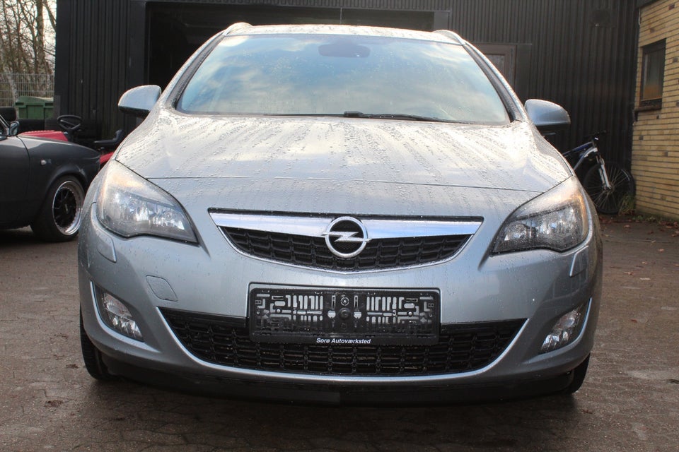 Opel Astra 1,4 T 140 Sport Sports Tourer 5d