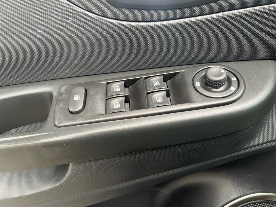 Renault Captur 0,9 TCe 90 Expression 5d