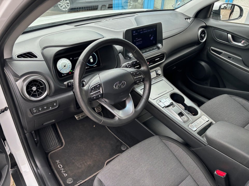 Hyundai Kona 39 EV Essential 5d