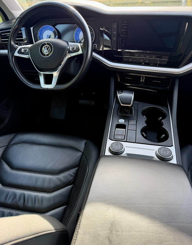 VW Touareg 3,0 TDi 286 Elegance aut. 4Motion 5d