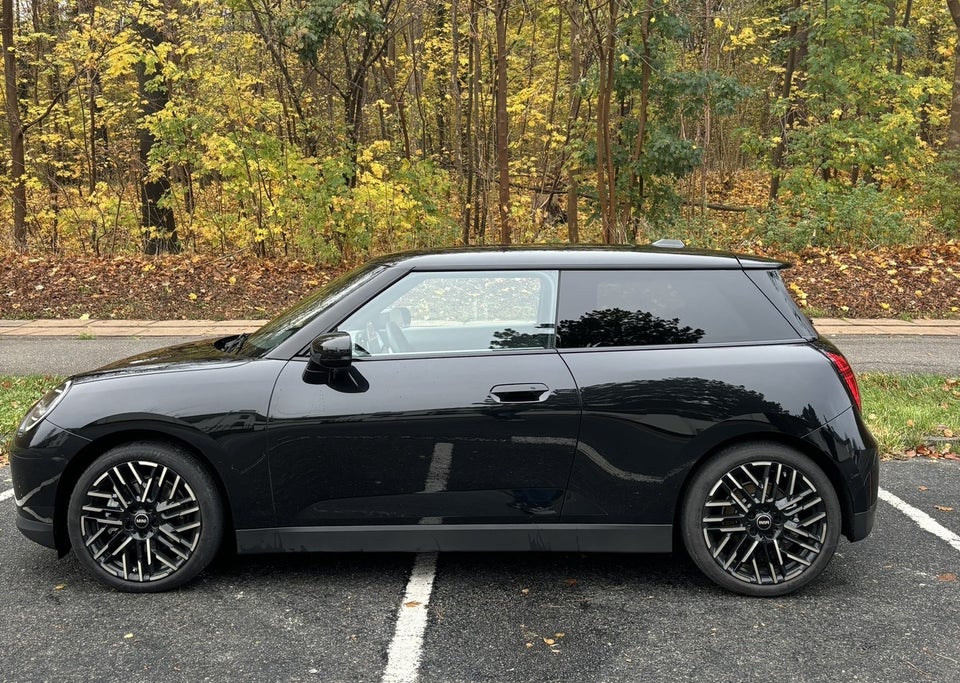 MINI Cooper SE Favoured Trim M 3d