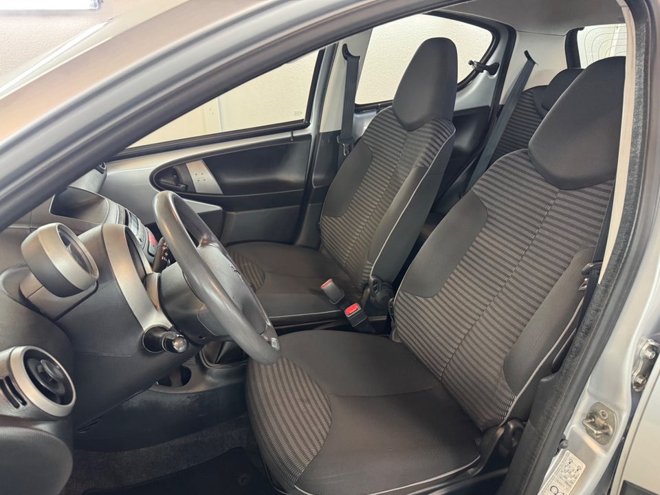 Peugeot 107 1,0 Champion Air 5d