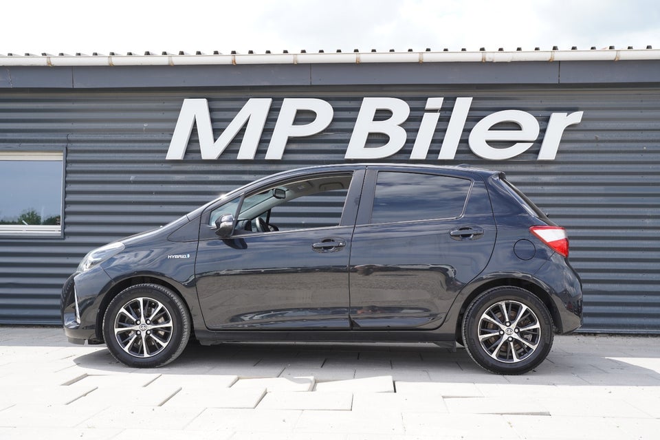 Toyota Yaris 1,5 Hybrid H3 Limited Smart e-CVT 5d