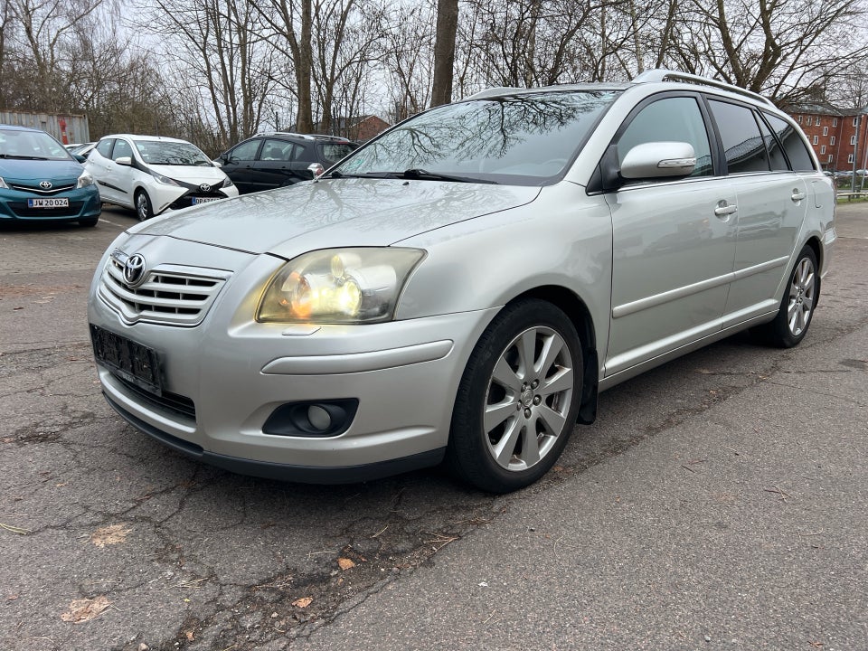 Toyota Avensis 2,0 D-4D Sol stc. 5d