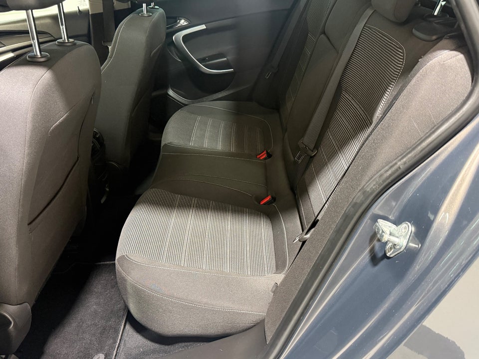 Opel Insignia 1,6 CDTi 136 Cosmo Sports Tourer 5d