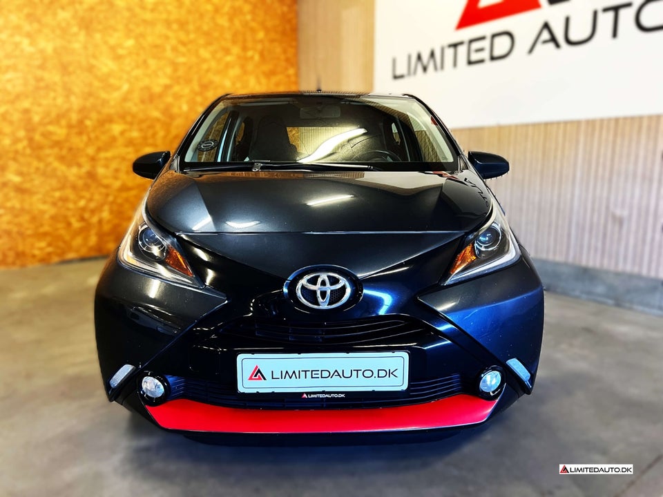 Toyota Aygo 1,0 VVT-i x-press 5d