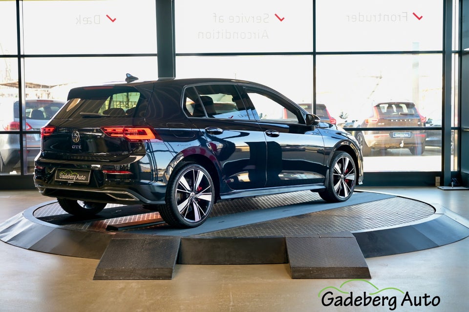 VW Golf VIII 1,4 GTE DSG 5d