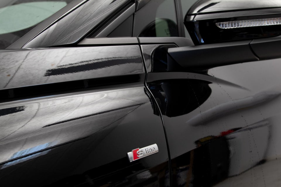 Audi Q4 e-tron 40 S-line 5d