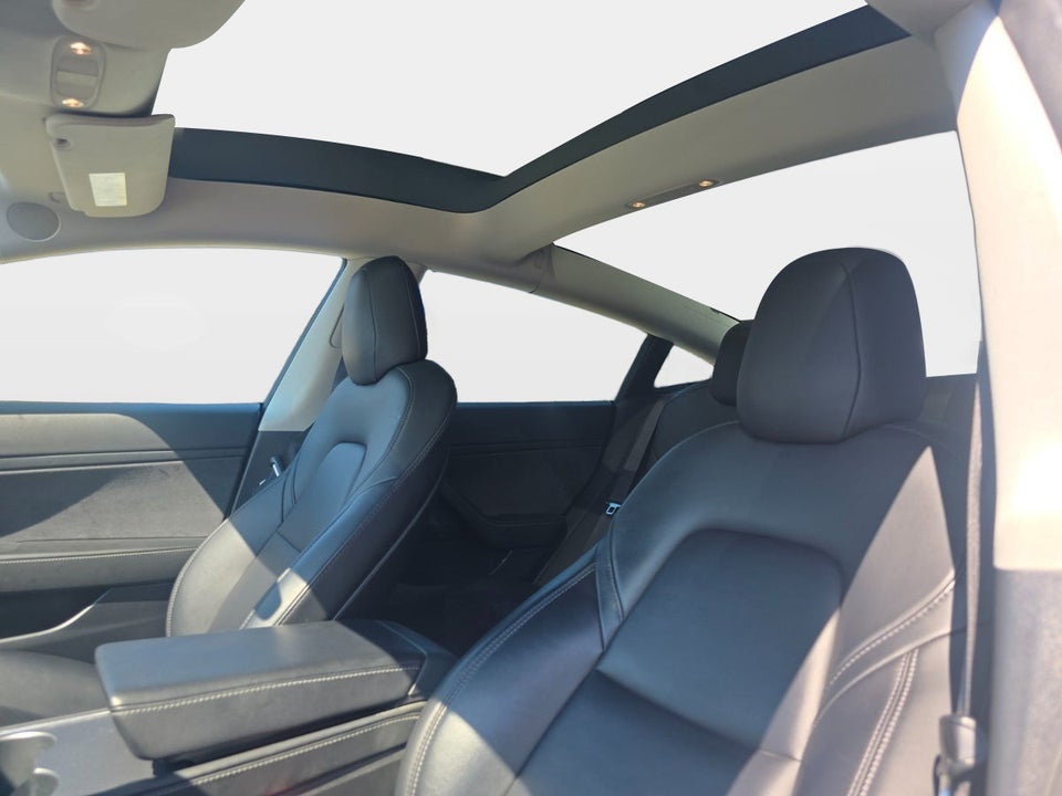 Tesla Model 3 Standard Range+ RWD 4d