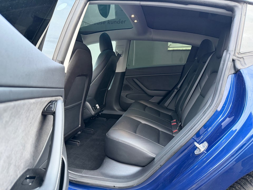 Tesla Model 3 Long Range AWD 4d