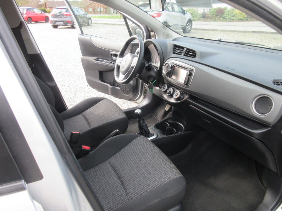 Toyota Yaris 1,0 VVT-i T2 Touch 5d