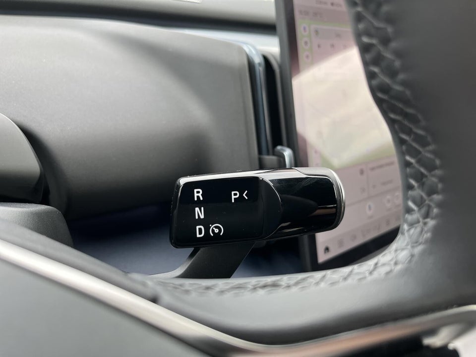Volvo EX30 Extended Range Plus 5d