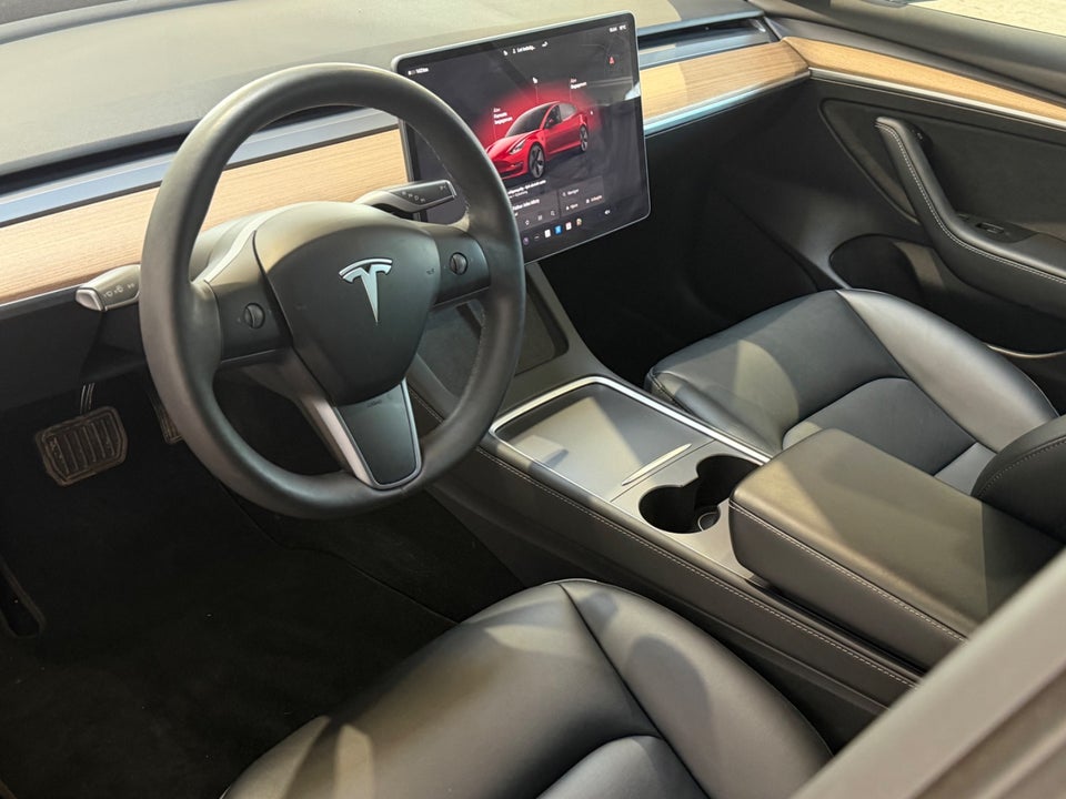Tesla Model 3 RWD 4d