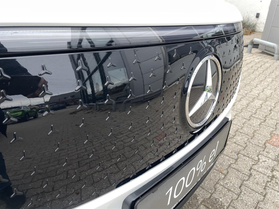 Mercedes EQA300 Progressive 4Matic 5d