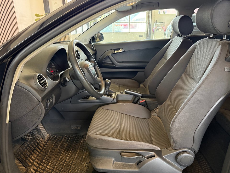 Audi A3 1,6 Ambiente 3d