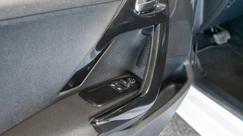 Peugeot 208 1,4 e-HDi 68 Access ESG 5d