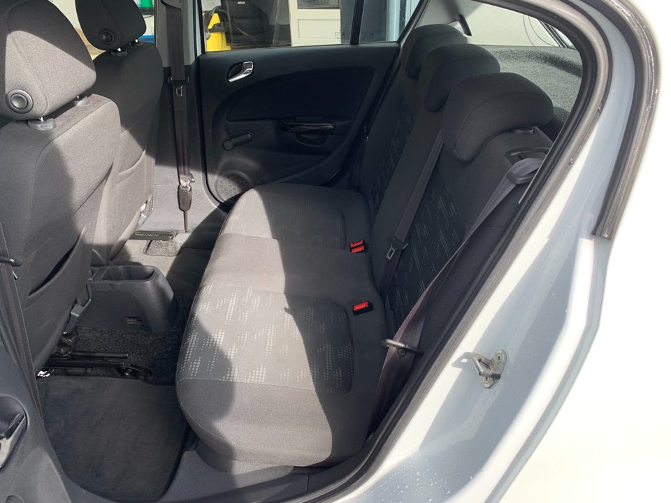 Opel Corsa 1,2 16V Cool 5d