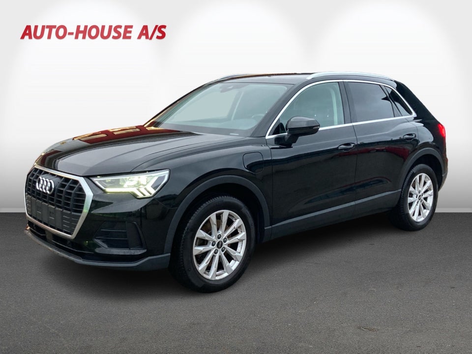 Audi Q3 45 TFSi e Attitude+ S-tr. 5d