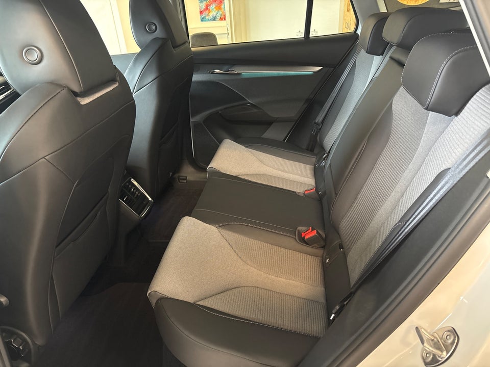 Skoda Enyaq 80 iV Loft 5d