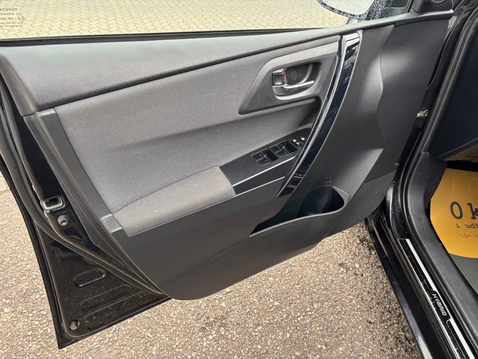 Toyota Auris 1,8 Hybrid H2 Comfort Touring Sports CVT 5d