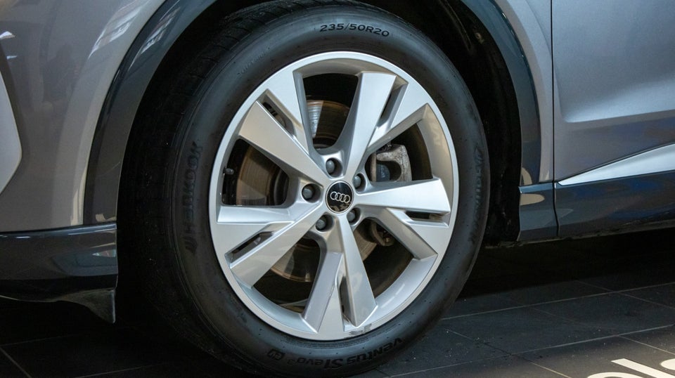 Audi Q4 e-tron 45 S-line 5d