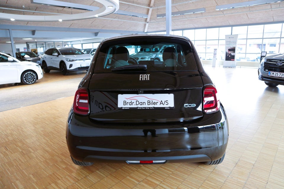 Fiat 500e 42 la Prima by Bocelli 3d