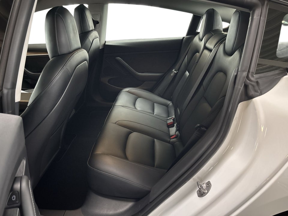 Tesla Model 3 Long Range AWD 4d