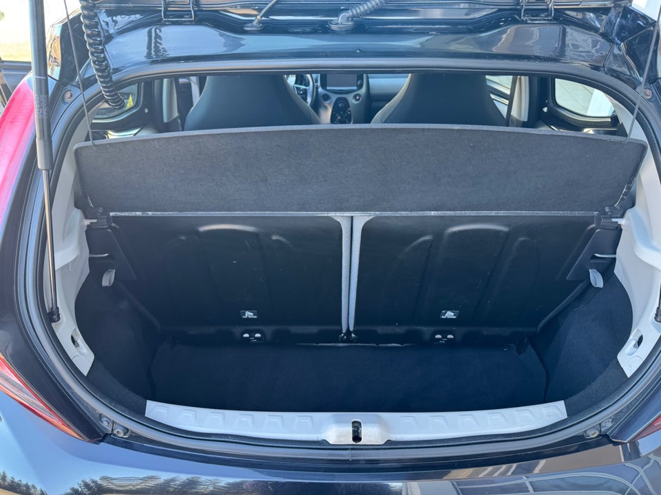 Toyota Aygo 1,0 VVT-i x-play 5d