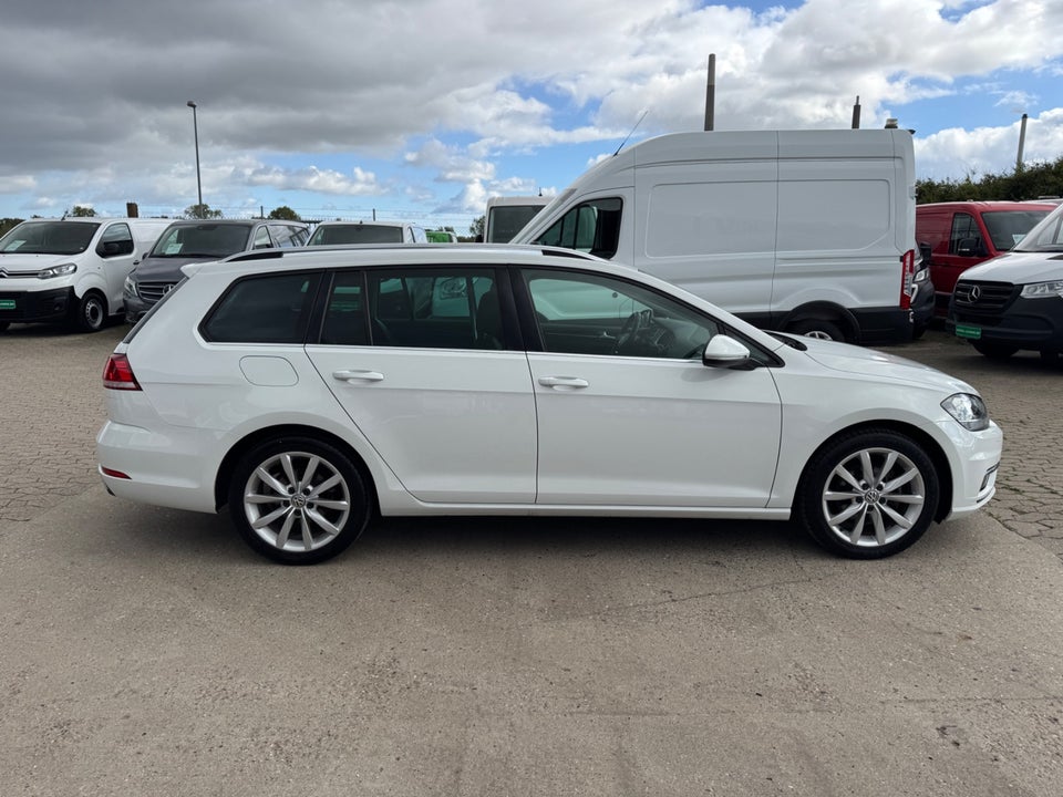 VW Golf VII 2,0 TDi 150 Highline Variant DSG Van 5d