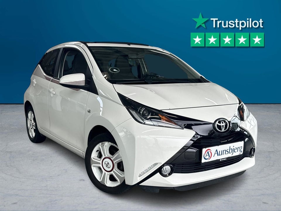 Toyota Aygo 1,0 VVT-i x-wave Sky 5d