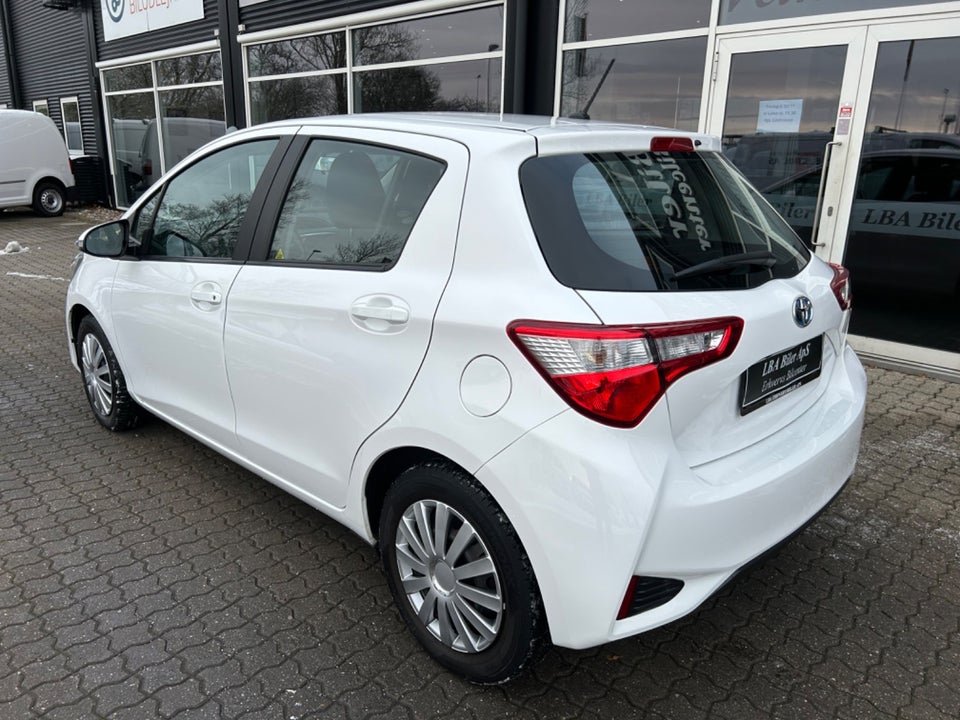 Toyota Yaris 1,5 Hybrid H3 e-CVT Van 5d