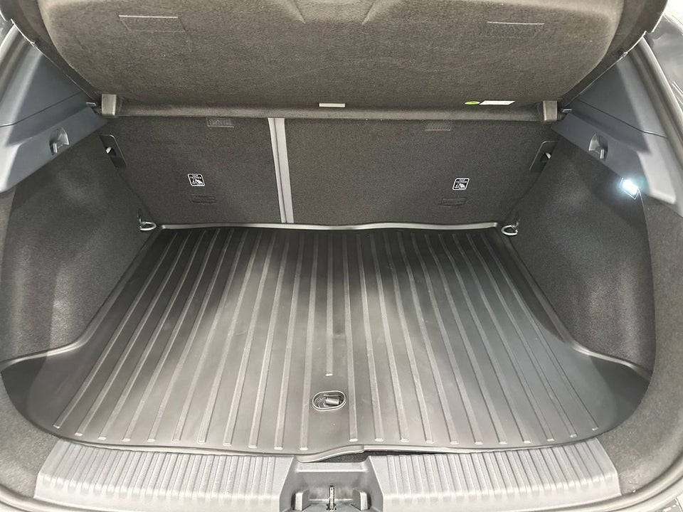 Lynk & Co 02 More 5d