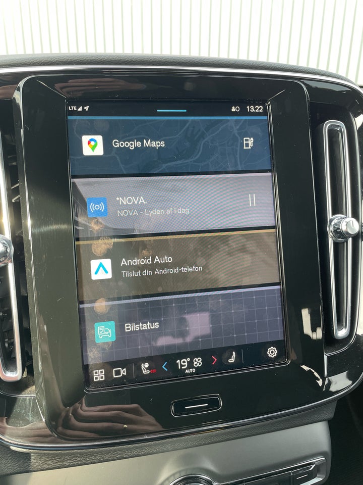 Volvo XC40 ReCharge Extended Range Plus 5d