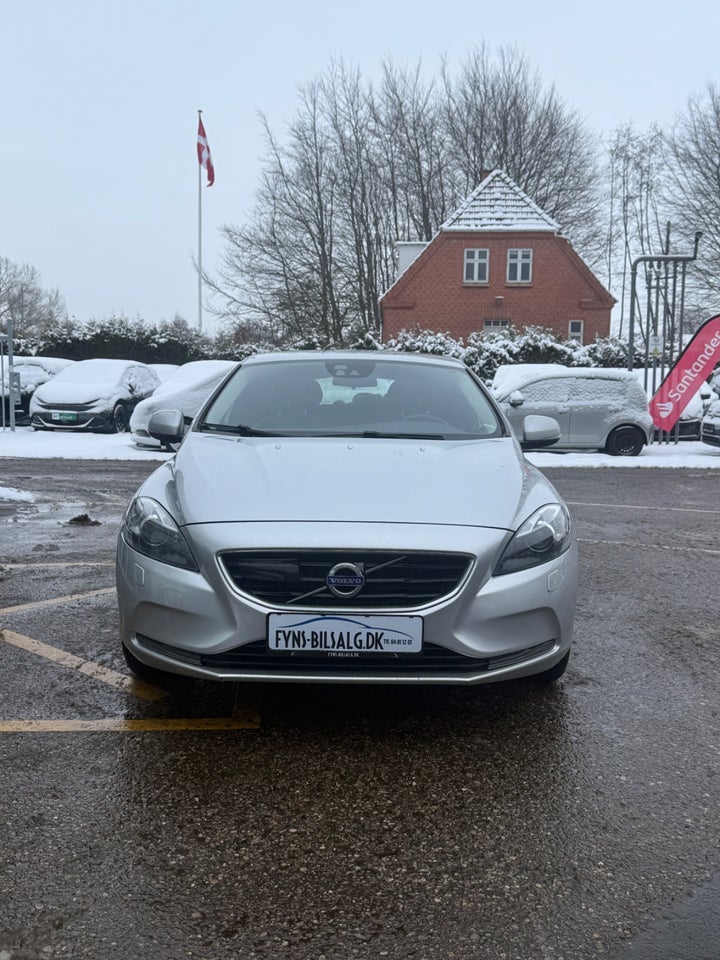 Volvo V40 2,0 D3 150 Inscription aut. 5d