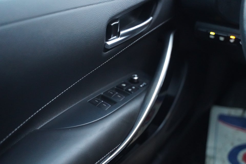 Toyota Corolla 2,0 Hybrid Elegant Touring Sports e-CVT 5d