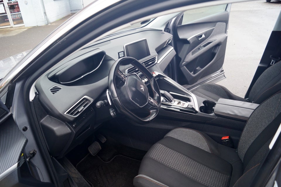 Peugeot 3008 1,6 BlueHDi 120 Active EAT6 5d