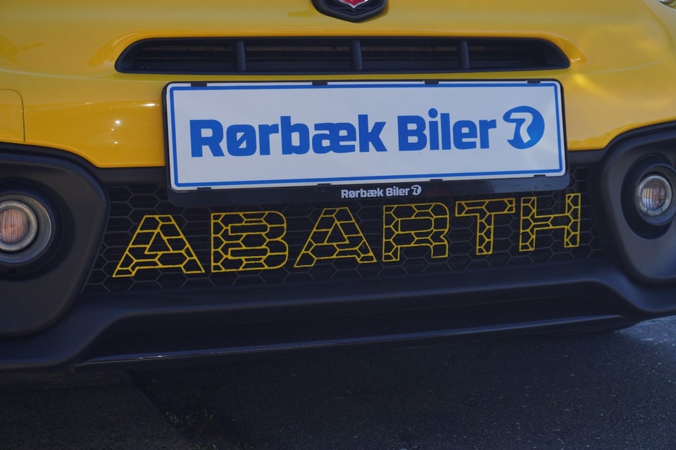 Abarth 595 1,4 T-Jet 180 70th Esseesse 3d