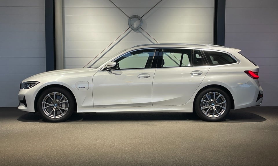 BMW 330e 2,0 Touring Sport Line aut. 5d